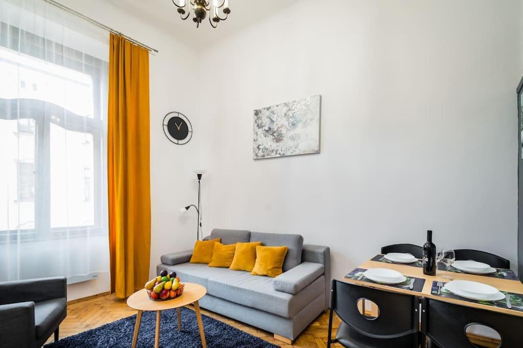 קרקוב Royal City Apartment 40 M2 מראה חיצוני תמונה