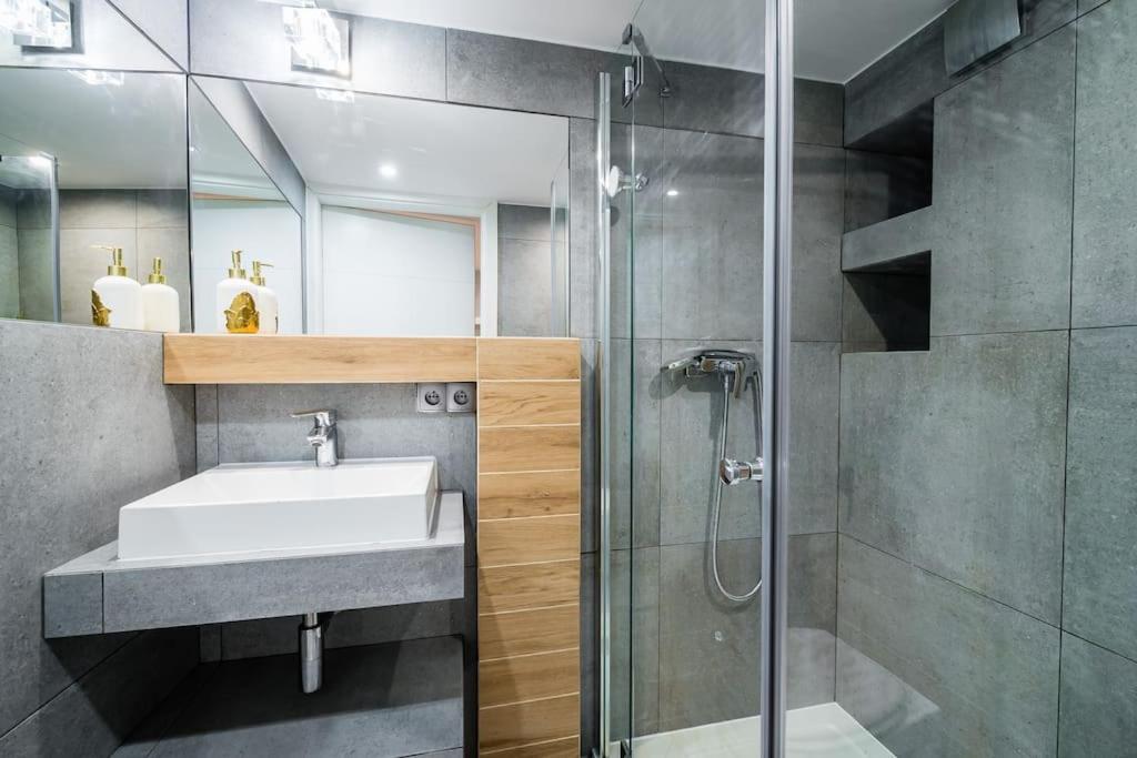 קרקוב Royal City Apartment 40 M2 מראה חיצוני תמונה
